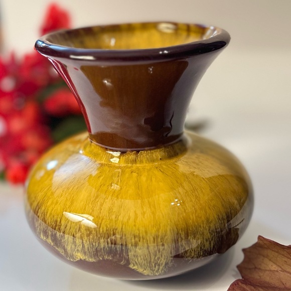 *EUC* Vintage MCM Blue Mountain Pottery Flower Vase in the Harvest Gold Glaze - Picture 2 of 9